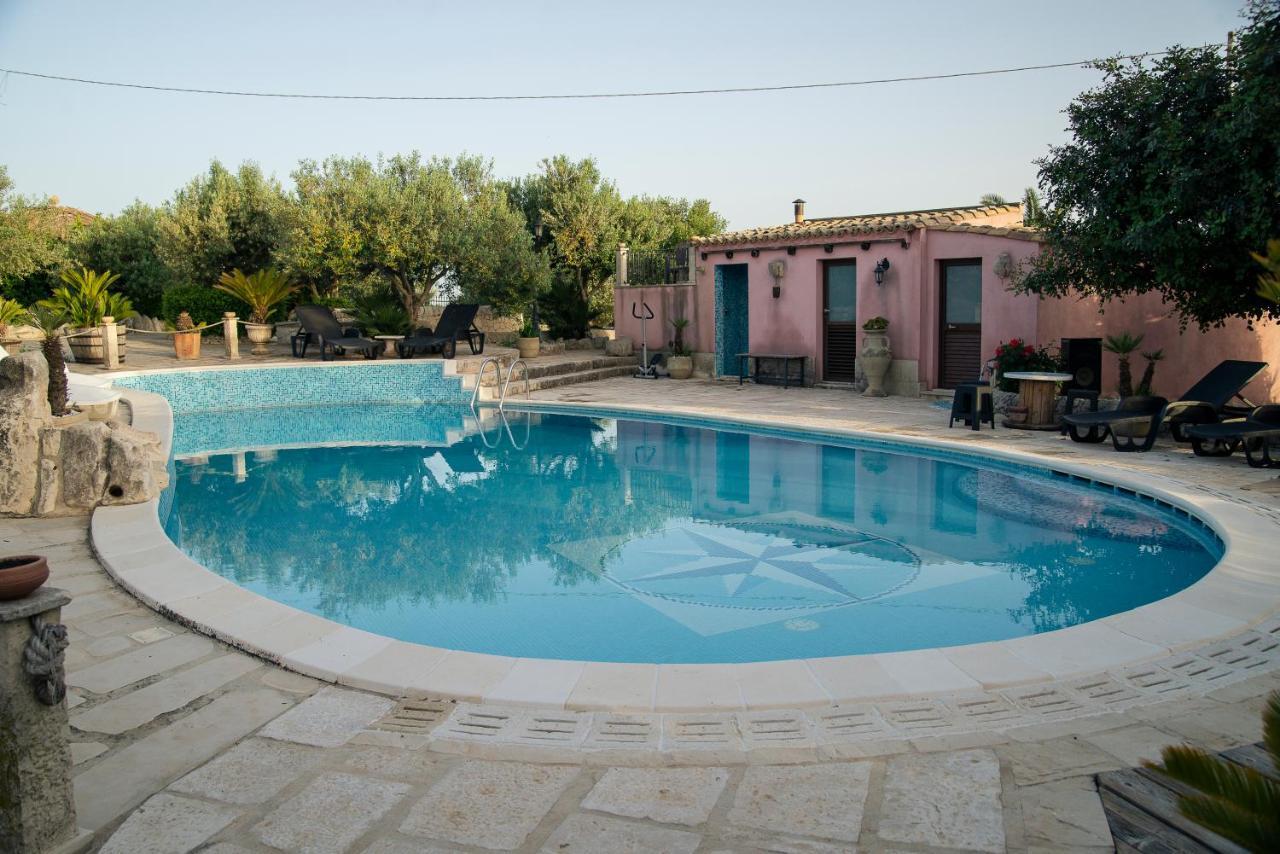 Dependance In Villa Con Piscina Ragusa Exterior photo